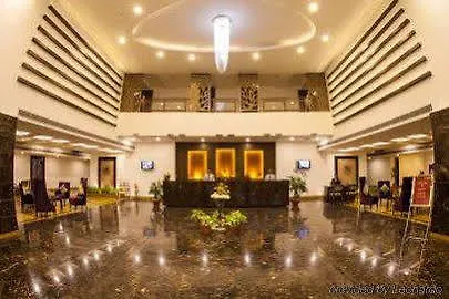 Hotel Velvet Clarks Exotica Zirakpur 4*,